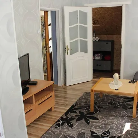 2-room Cozy @ Center
